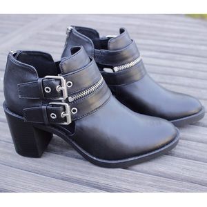 Ankle booties🍂🍃